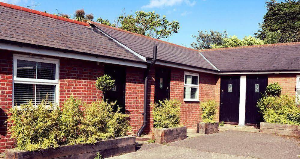 The Oyster Smack Inn Burnham-on-Crouch Экстерьер фото