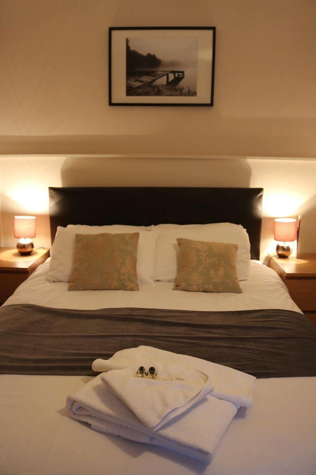 The Oyster Smack Inn Burnham-on-Crouch Экстерьер фото
