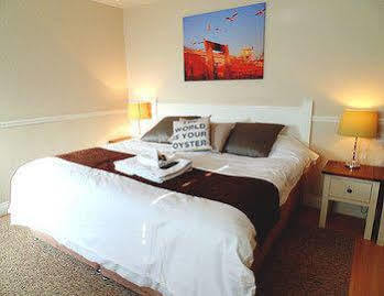 The Oyster Smack Inn Burnham-on-Crouch Экстерьер фото
